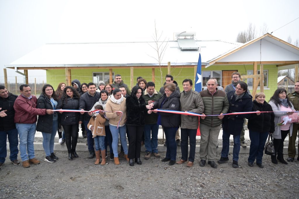 10 familias de Yerbas Buenas recibieron las llaves de su casa propia 1 ENTREGA CASAS YERBAS BUENAS 01