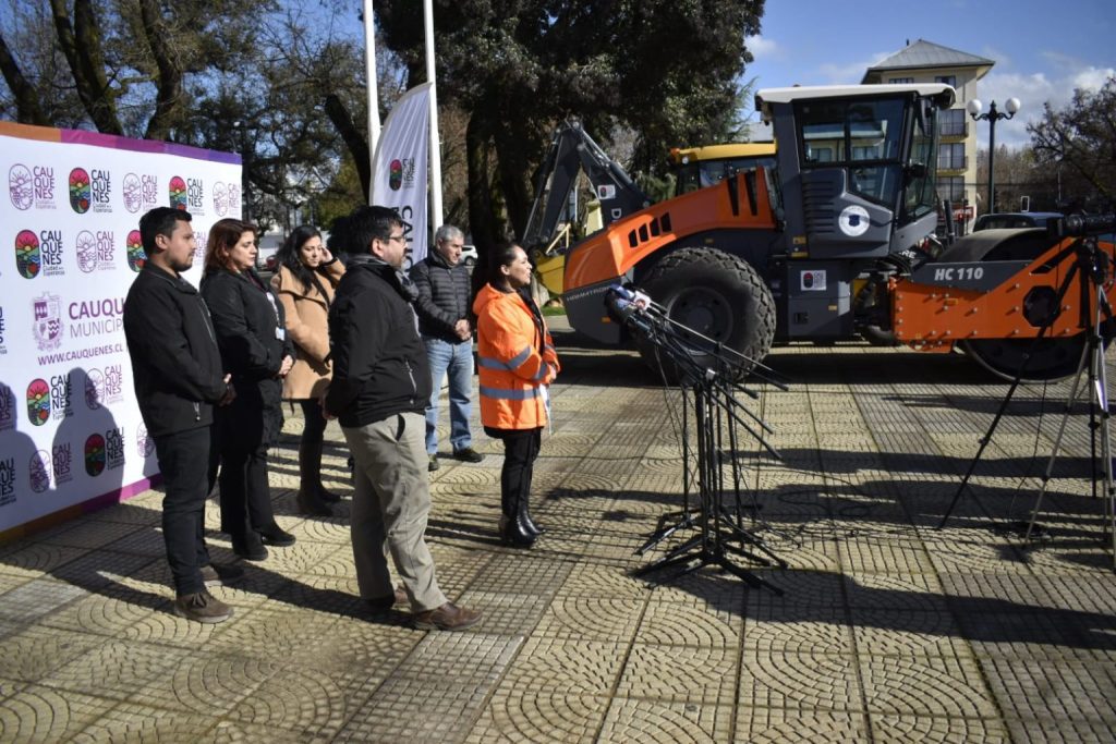 Municipalidad de Cauquenes invierte más de 500 millones en maquinaria y vehículos 1 359732342 694219076080329 7577593298276791269 n 1536x1024 1
