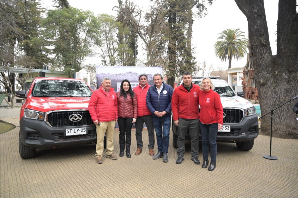 Gobierno Regional del Maule entregó cuatro camionetas para la comuna de Molina 1 CAMIONETAS MOLINA 01