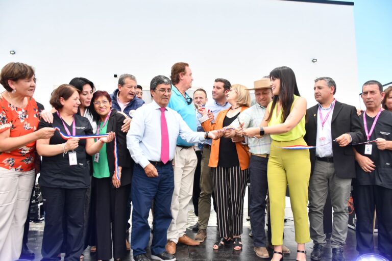 Sagrada Familia inauguró nuevo y moderno edificio Cesfam 1 aa6744b7ecb97d9757fe285ccb106c72 1702923238 768x512 1