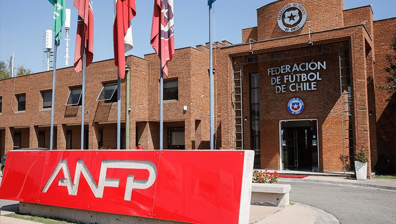Consejo de Presidentes mantuvo cuota de 6 extranjeros y el Sifup amenaza con paralización 1 C2A1Escandalo en el futbol chileno Consejo de Presidentes mantiene los seis extranjeros en cancha y el Sifup realiza llamado a paro