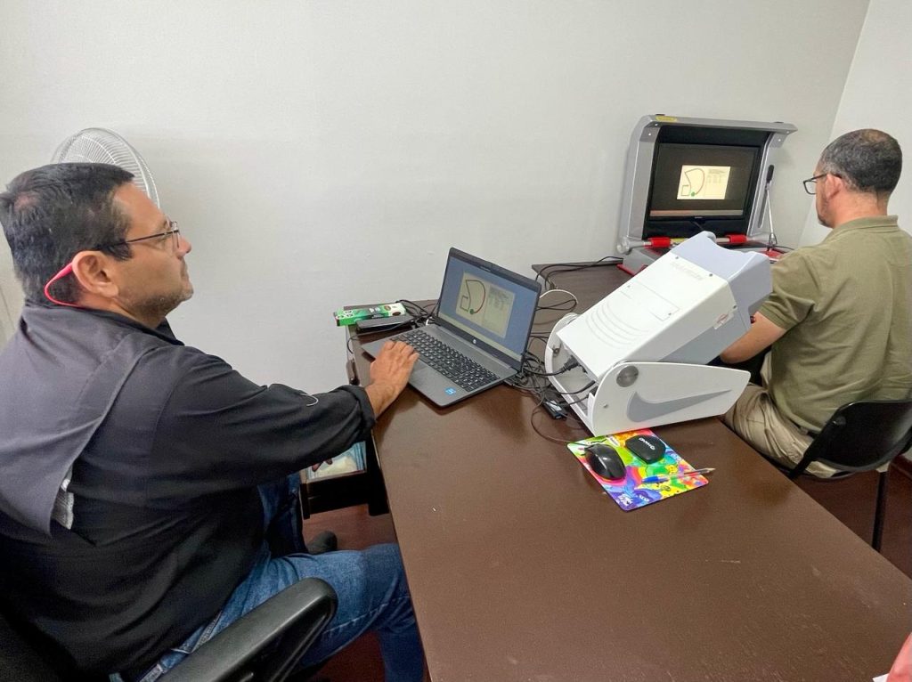 Nuevo equipo psicotécnico permitirá mayor agilidad en trámites de licencias de conducir en Curicó 1 EQUIPO PSICOTECNICO