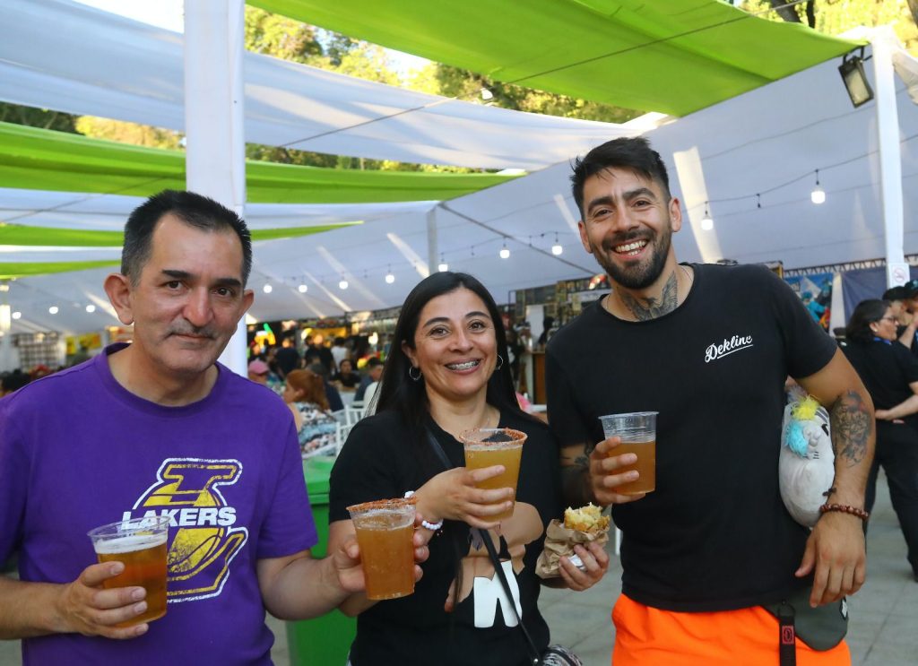Alcalde Javier Muñoz destacó exitosa nueva versión de la Feria de la Cerveza Artesanal en Curicó 1 Fiesta Cerveza Balance