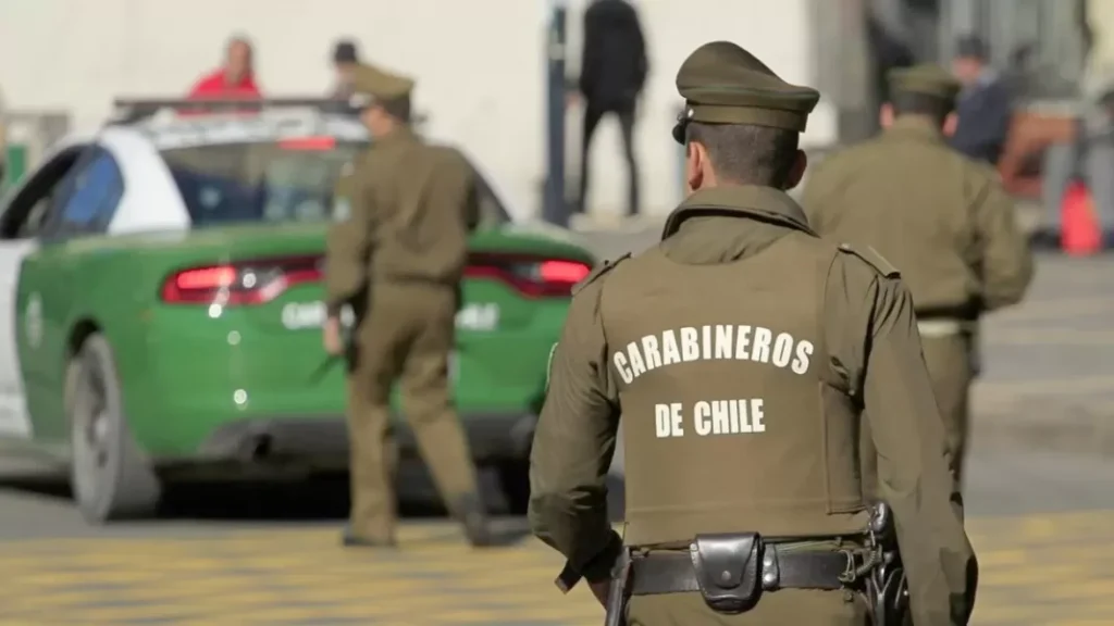 Encuesta CADEM revela aprobación histórica de Carabineros y fuerte apoyo a medidas de seguridad en La Araucanía y Biobío 1 Carabineros 1 jpg 1068x601 1 1
