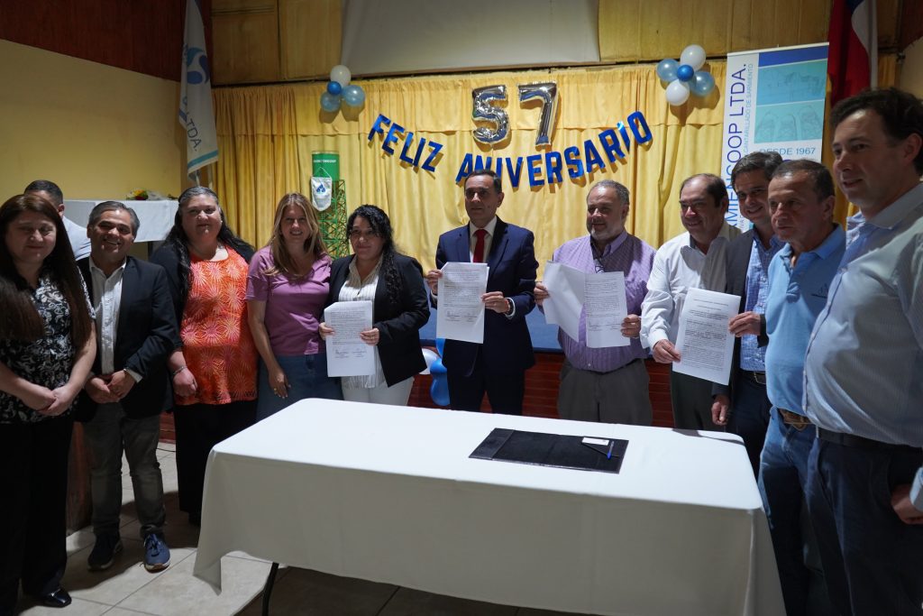 Municipio firma convenio de colaboración con Sarmiencoop 1 Foto Aniversario Sarmiencoop