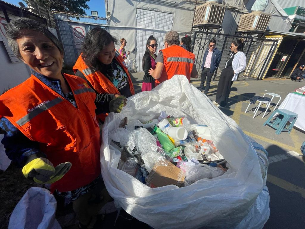 Recicladores de base de Curicó avanzan en proceso de certificación que exige la Ley Rep 1 WhatsApp Image 2024 03 08 at 15.26.22