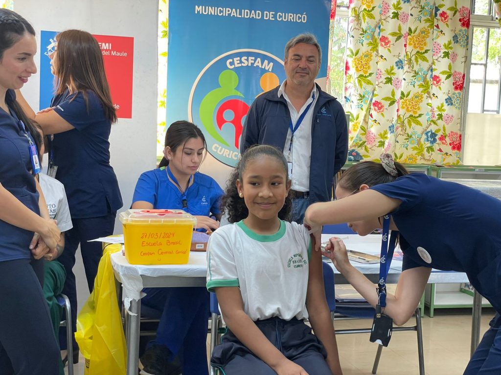 De manera exitosa avanza campaña de vacunación contra la Influenza en Curicó 1 vacunacion influenza