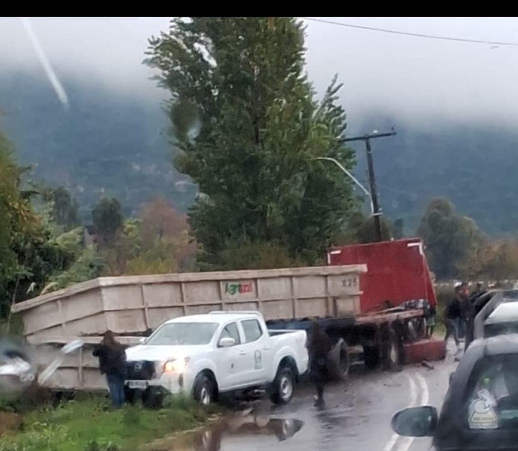 Conductor de camión municipal de Hualañe falleció en accidente de tránsito en la ruta J-60 1 440327471 723564463308567 8260156002868348487 n 1