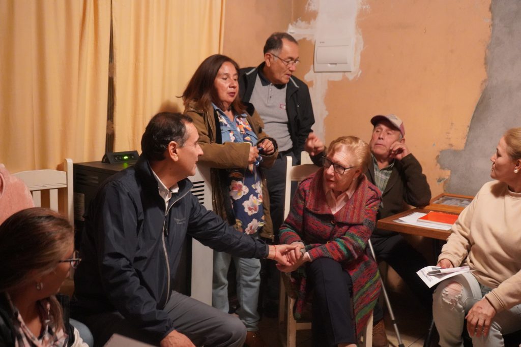 Alcalde Javier Muñoz se reunión con junta de vecinos La Alborada 1 Foto Junta Vecinos La Alborada.