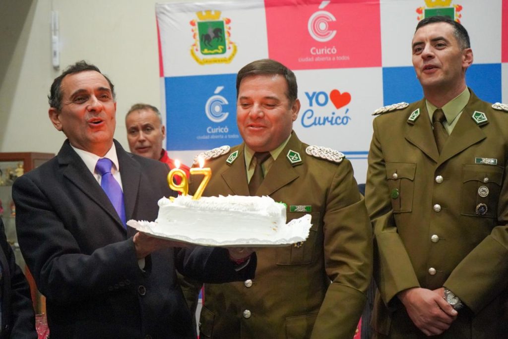 Municipio de Curicó rinde homenaje a Carabineros en el marco del 97º Aniversario de la institución 1 WhatsApp Image 2024 04 23 at 09.56.38 1