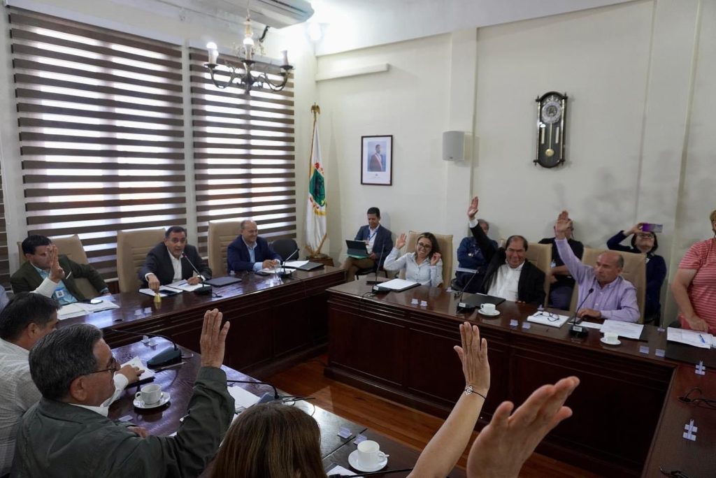 Aprueban adquisición de una Van para el traslado de pacientes que deben dializarse 1 Foto Nota Van Dialisis 1