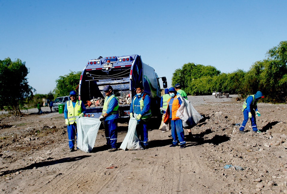 Curicó celebra el Día Nacional del Recolector y la Recolectora de Residuos Domiciliarios 1 312160593 182689420960737 7520518476633846499 n