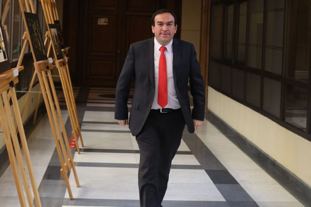 Diputado Donoso y Seremías de Transportes y Mop acéfalas hace más de tres meses: “Es una clara señal de que para este Gobierno las regiones no son importantes” 1 Diputado Donoso