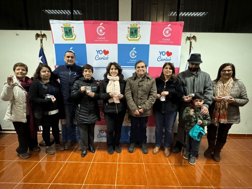 CURICÓ MÁS SEGURO: VECINOS DE VÍCTOR DOMINGO SILVA INAUGURARON PROYECTO DE ALARMAS COMUNITARIAS 1 PHOTO 2024 06 04 15 15 05 1