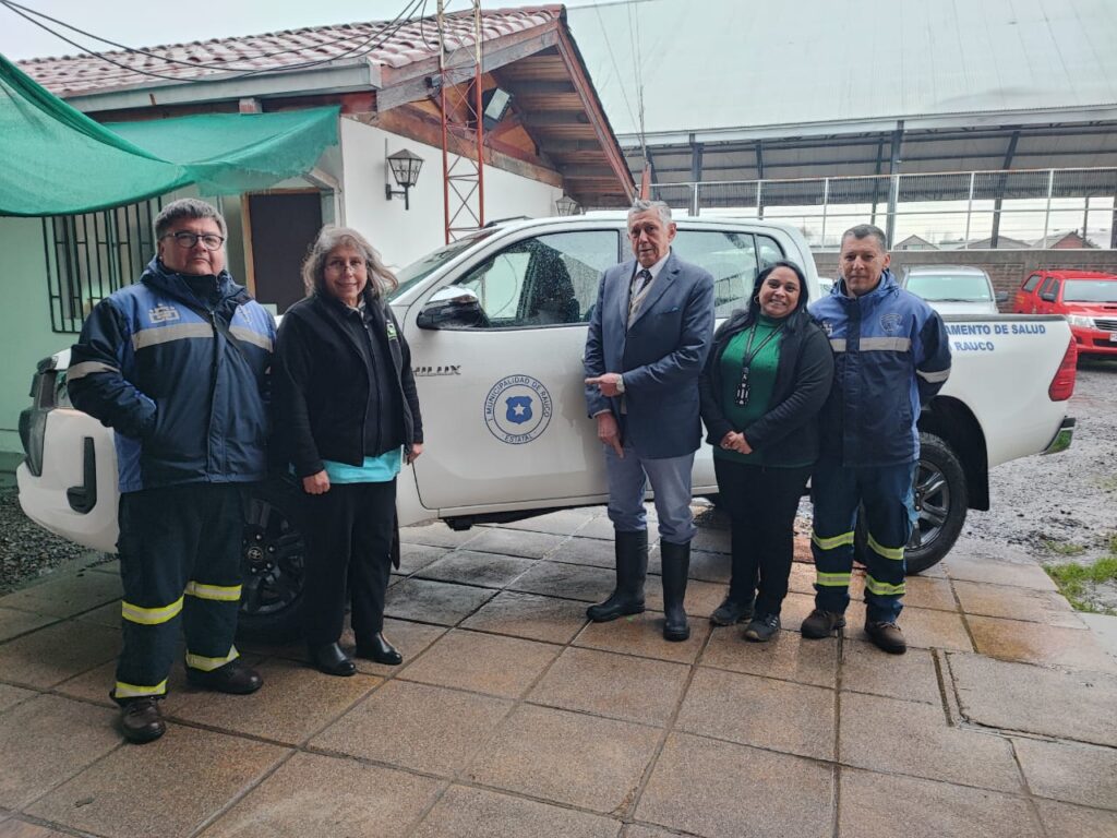 08 08 2024 CM Municipio de Rauco hace entrega de nueva camioneta al Departamento de Salud de Rauco