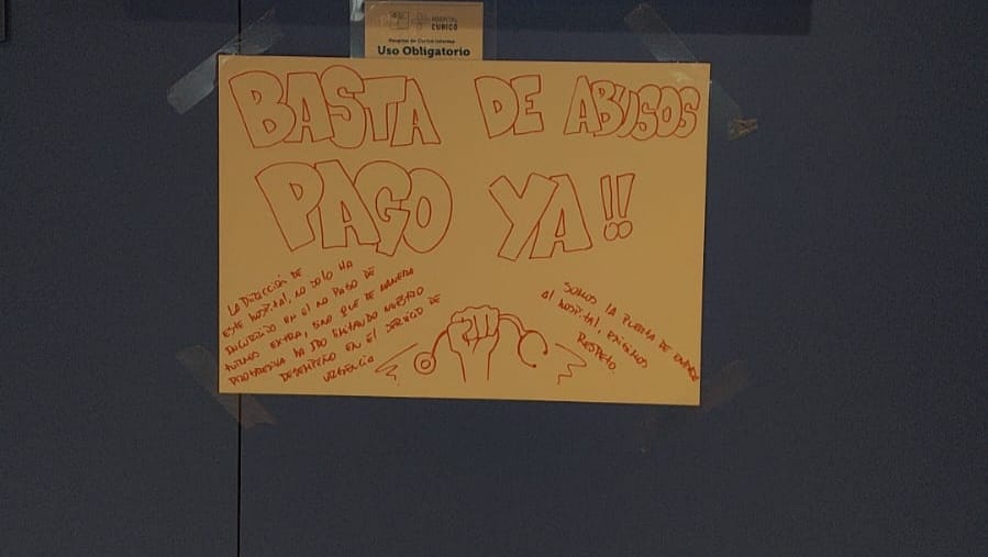 Médicos de urgencia del Hospital de Curicó protestaron por retrasos salariales 1 455244983 1015934333871624 3197779707150291504 n