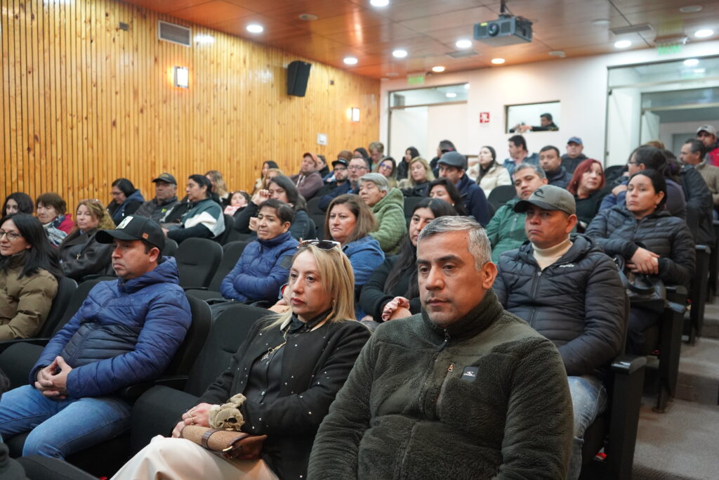 Curicó: Expositores gastronómicos se capacitan para Fiesta de la Chilenidad 2024 1 Foto 1 Capacitacion 1