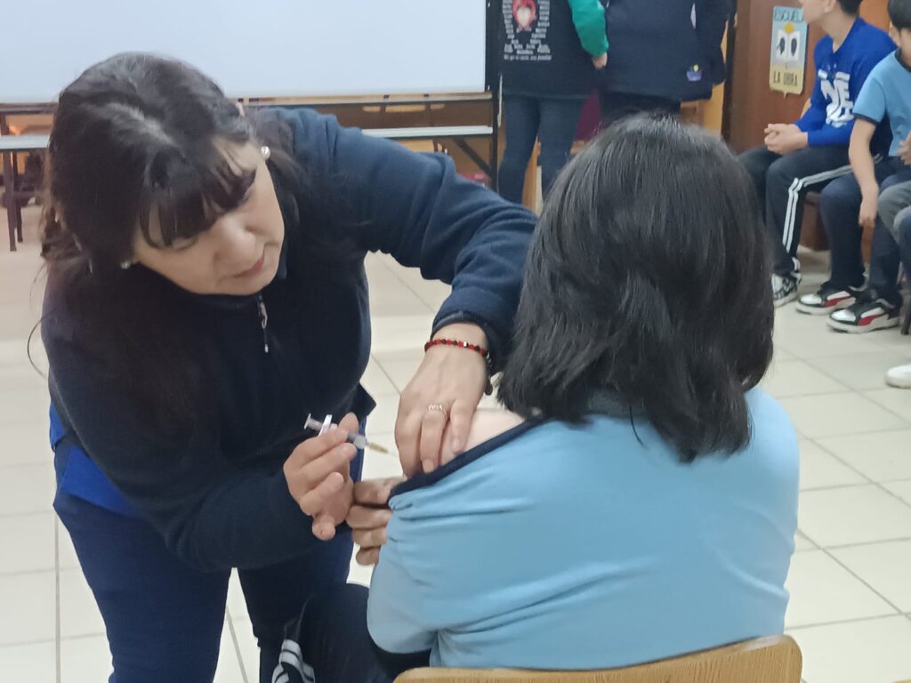 Equipos de la Salud Municipal de Curicó avanzan en cobertura de vacunación escolar 1 VACUNACION ESCOLAR 1