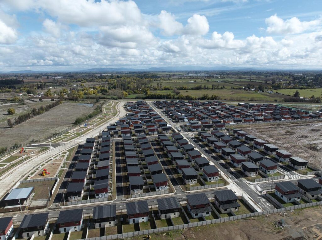 El Ministro de vivienda entrega 257 viviendas en El Maule y región supera el 80% de la meta del Plan de Emergencia Habitacional 1 WhatsApp Image 2024 08 22 at 17.28.19