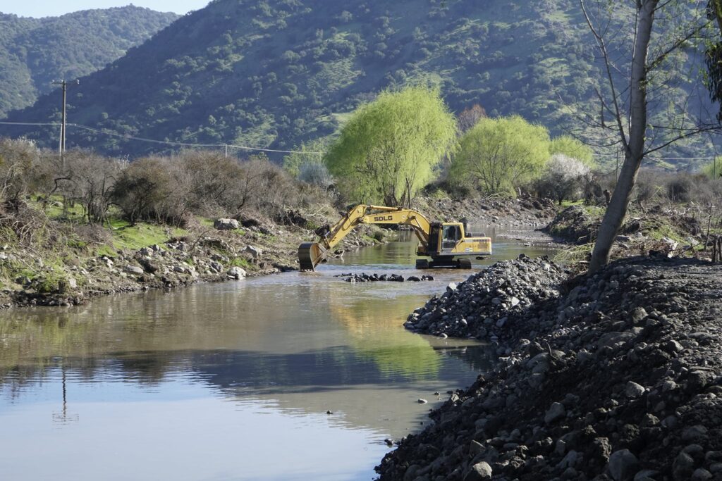 05 09 2024 CM CONTINUAN LOS TRABAJOS DE ENCAUCE EN LOS RIOS DE LA COMUNA DE RAUCO 1