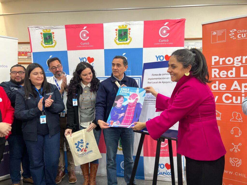 Municipalidad de Curicó ejecutará programa Red Local de Apoyos y Cuidados 1 FIRMA DE CONVENIO 2