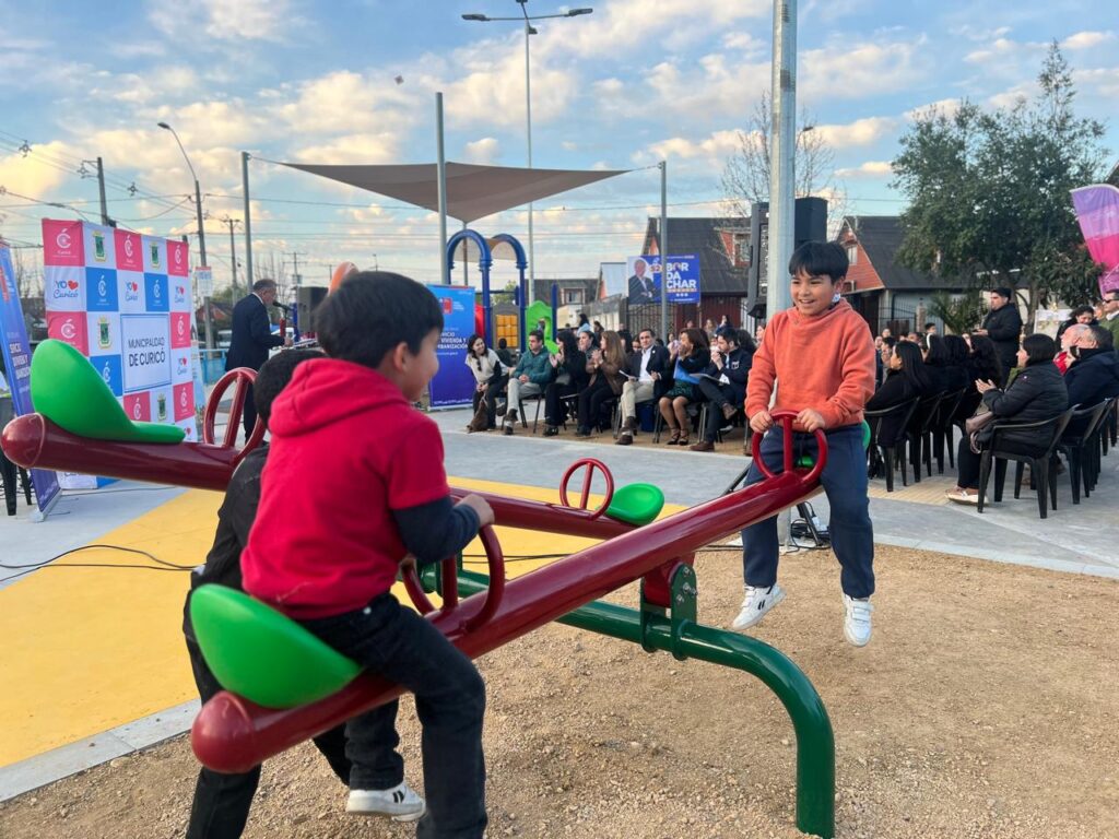 Curicó: Inauguran mejoramiento de área verde de juntas de vecinos San Antonio y Manantiales de Rauquén 1 Foto 3 Inauguracion Area Verde