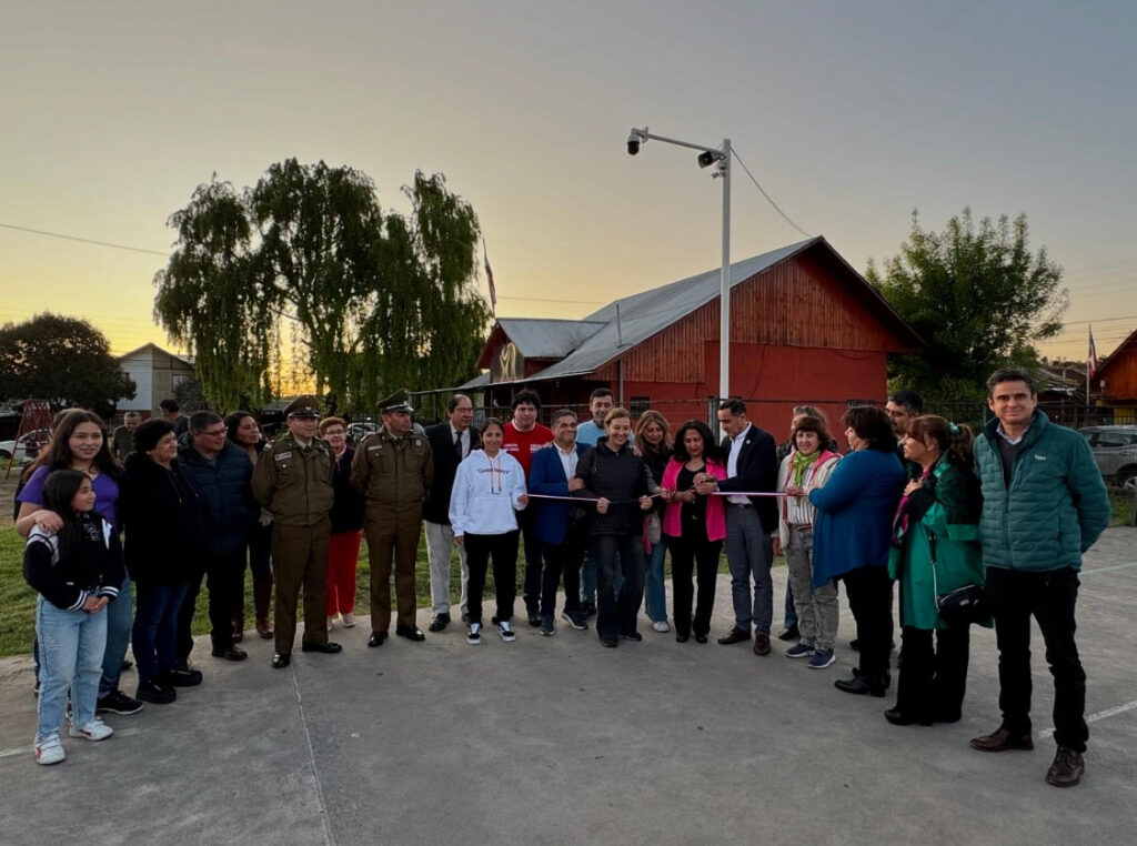 Curicó: Con 15 cámaras de seguridad vecinos de la Villa El Ecanto I y II fortalecen la seguridad en los espacios públicos del barrio 1 IMG 6428