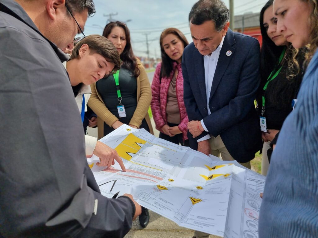 Municipalidad de Curicó inició construcción de "lomos de toros" en diferentes sectores de la comuna 1 PHOTO 2024 09 05 14 03 05