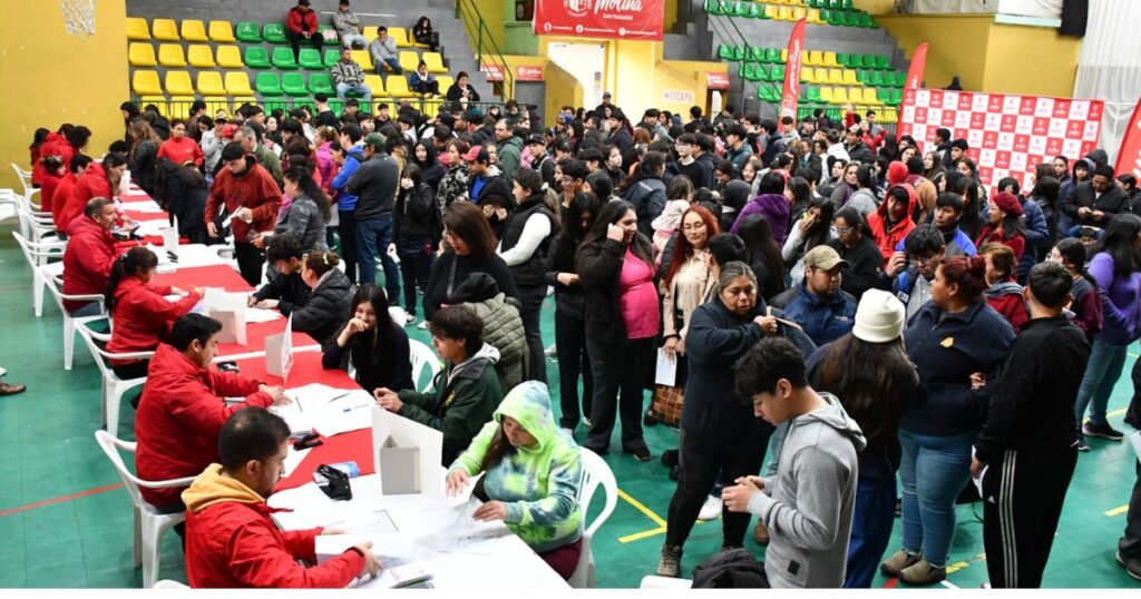 Entregan Bono Pro Retención a casi 300 alumnos de Molina 1 Copia de IMAGEN DESTACADA MEDIAINFO 30 1