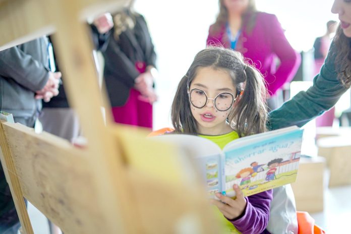 FOTO LIBROS 696x464 1