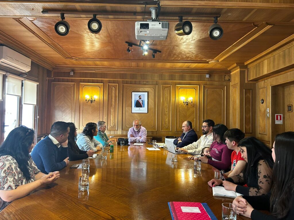 Diputada Mercedes Bulnes lideró reunión con el Ministro Montes y comités de vivienda de Maule 1 WhatsApp Image 2024 10 01 at 11.47.55