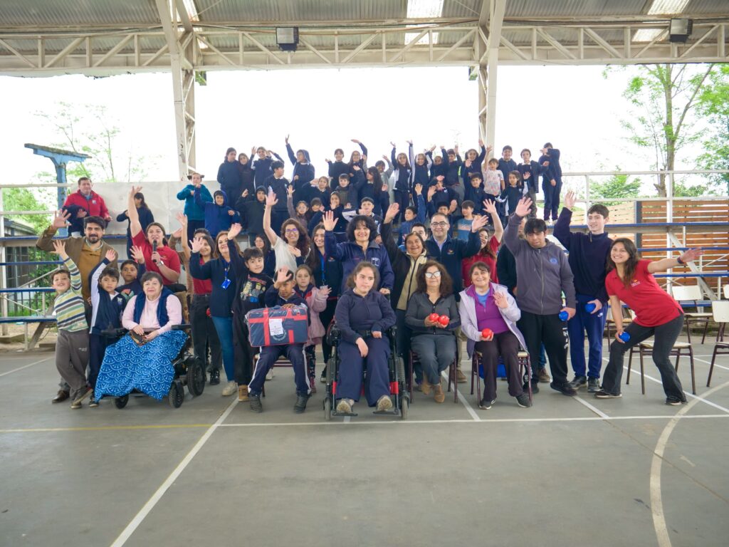 Elige Vivir Sano fortalece el sistema Chile Cuida con la entrega de boccias paralímpicas a cuidadores y personas con dependencia de Pelarco 1 WhatsApp Image 2024 10 11 at 12.13.46