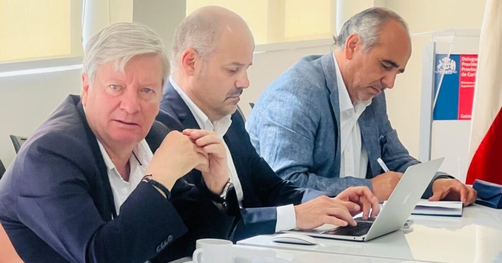 Alcalde George Bordachar destacó importancia de trabajar coordinadamente temas de seguridad con todas las instituciones 1 Alcalde Bordachar