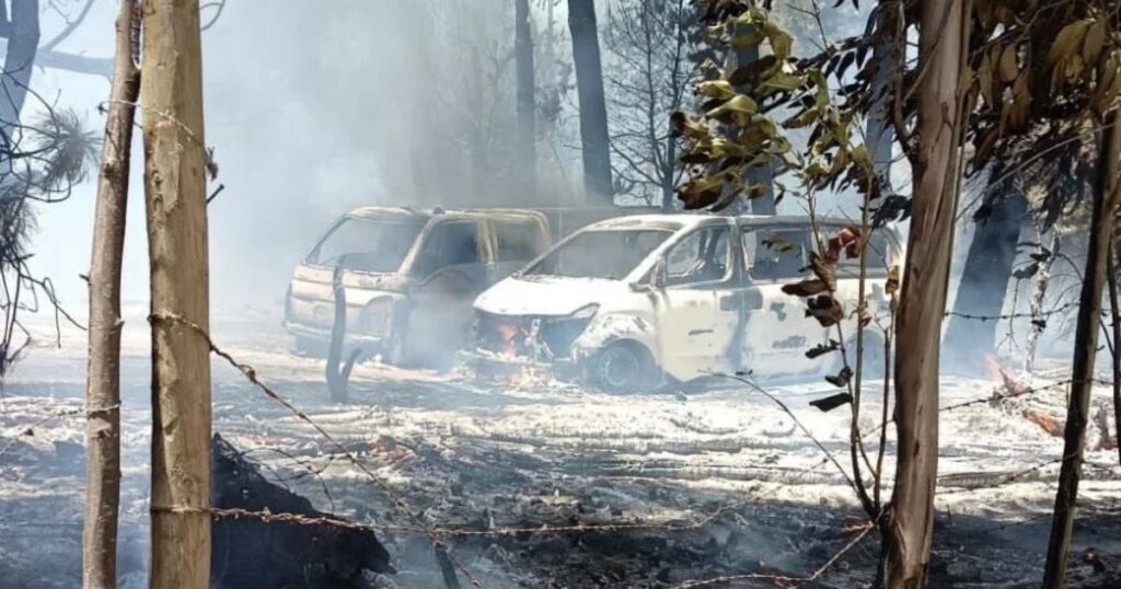 Incendio forestal destruye dos vehículos del Cuerpo de Bomberos de Pelarco 1 Incendio Pelarco