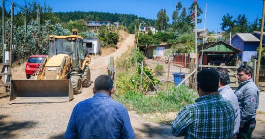 Constitución: Avances en electrificación y mejoras viales para sectores rurales de la comuna 1 Constitucion 1