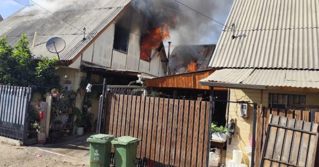 Incendio en Molina afecta a cuatro viviendas 1 Incendio Molina