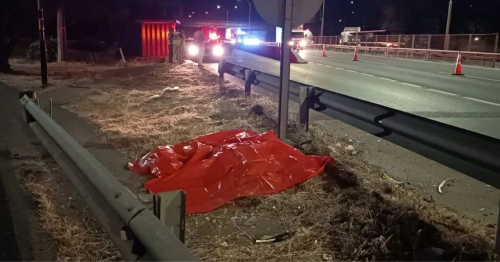 Un hombre de aproximadamente 50 años falleció tras ser atropellado por un camión en Linares 1 Linares 2