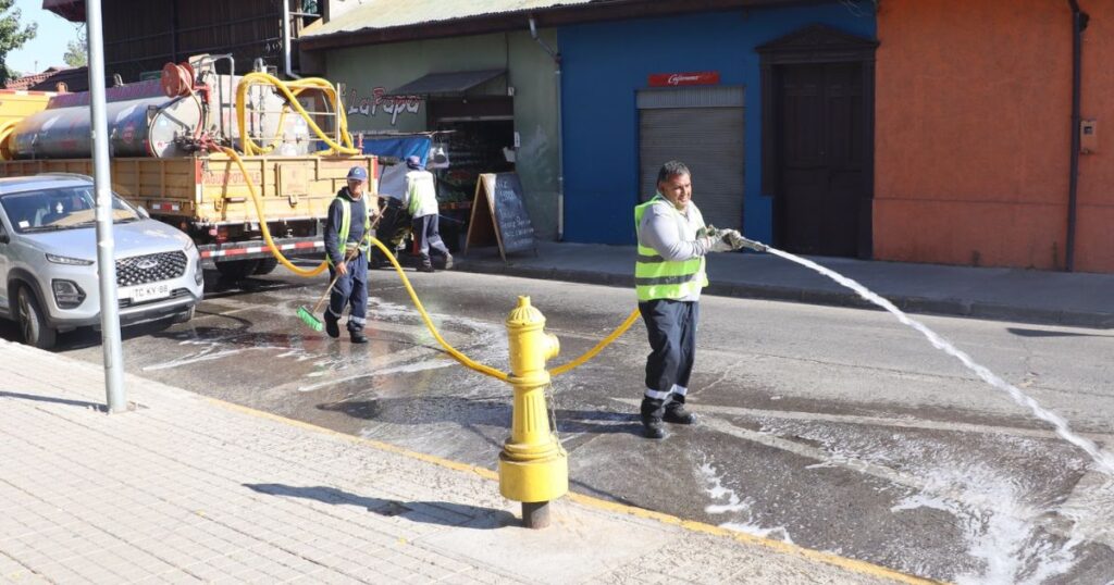 Aplican limpieza intensiva al terminal de buses y a la Plaza de Molina 1 Molina