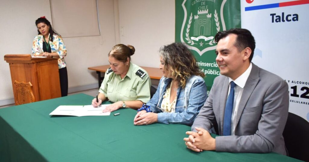 Firman convenios sociales en beneficio del personal de Gendarmería Maule y sus familias 1 Gendarmeria