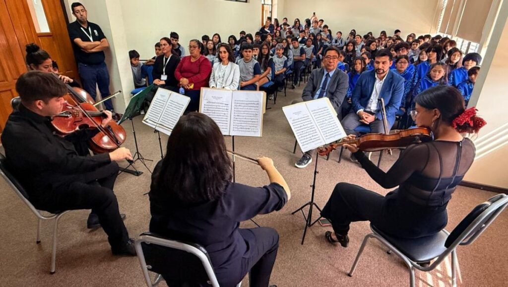 Curicó: El Cuarteto de Cuerdas de la FOJI deslumbró con un concierto en el Colegio Alessandri 1 Cuarteto de cuerdas de la foji