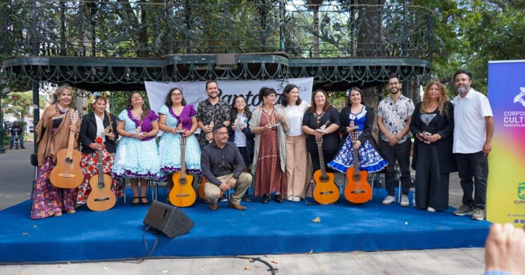 Curicó celebró el Día de la Cantora Chilena con un emotivo homenaje a la tradición musical 1 Dia de las cantoras Curico