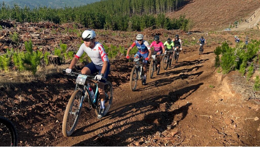 Ciclistas desafiaron los más de 700 metros de altitud del Cerro Peñalquín de Empedrado 1 Empedrado