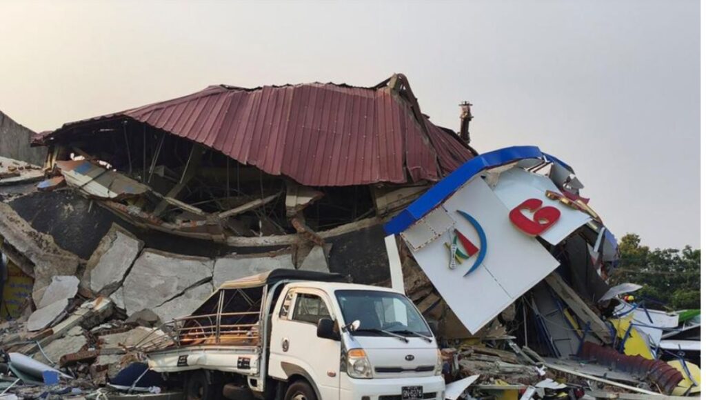 Sube a más de 1.000 la cifra de muertos por devastador terremoto en Birmania 1 Mas de mil muertos terremoto Birmania