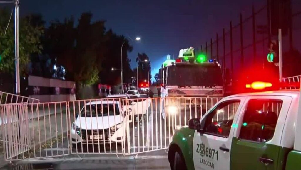 Dos personas fallecen tras incidente en las afueras del Estadio Monumental durante partido de Colo Colo 1 dos muertos estadio monumental