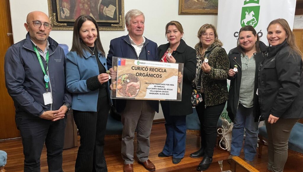 Curicó inicia plan piloto de reciclaje orgánico en dos sectores de la ciudad 1 Curico inicia plan piloto de reciclaje organico en dos sectores de la ciudad