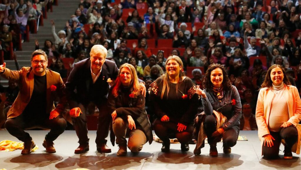 Municipalidad de Curicó rindió su homenaje a las madres 1 Dia de la madre Curico