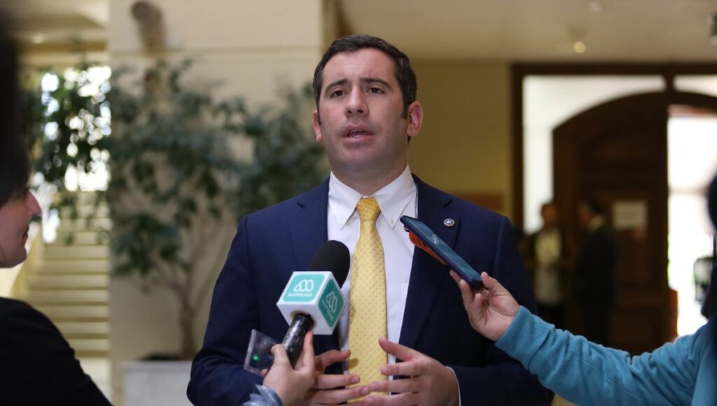Pelarco: Diputado Benjamín Moreno denuncia falta de soluciones reales para vecinos de “Lo Patricio” ante crítica situación de transporte rural 1 Diputado Benjamin Moreno denuncia falta de soluciones reales para vecinos de Lo Patricio ante critica situacion de transporte rural