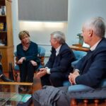 Evelyn Matthei acompana a la familia del concejal Javier Alvarez Salamanca en Talca y se reune con alcalde de Curico