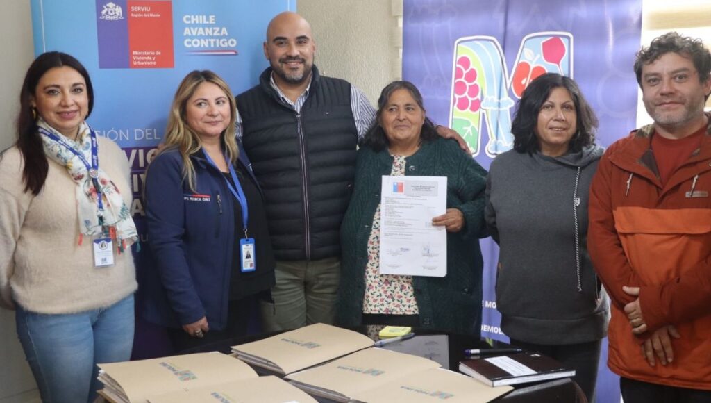 Firman convenio para comenzar completa remodelacion de dos sedes sociales en Molina