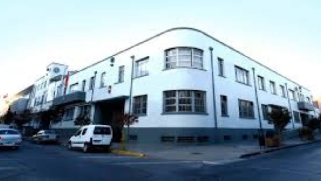 Funcionarios de Curicó y Talca viajaron al extranjero estando con licencia médica, según Contraloría 1 Funcionarios de Curico y Talca viajaron al extranjero estando con licencia medica segun Contraloria